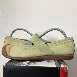 Womens Size 9 *STRAP NOT FLEXIBLE - Keen Green Leather Sienna Mary Jane Shoes